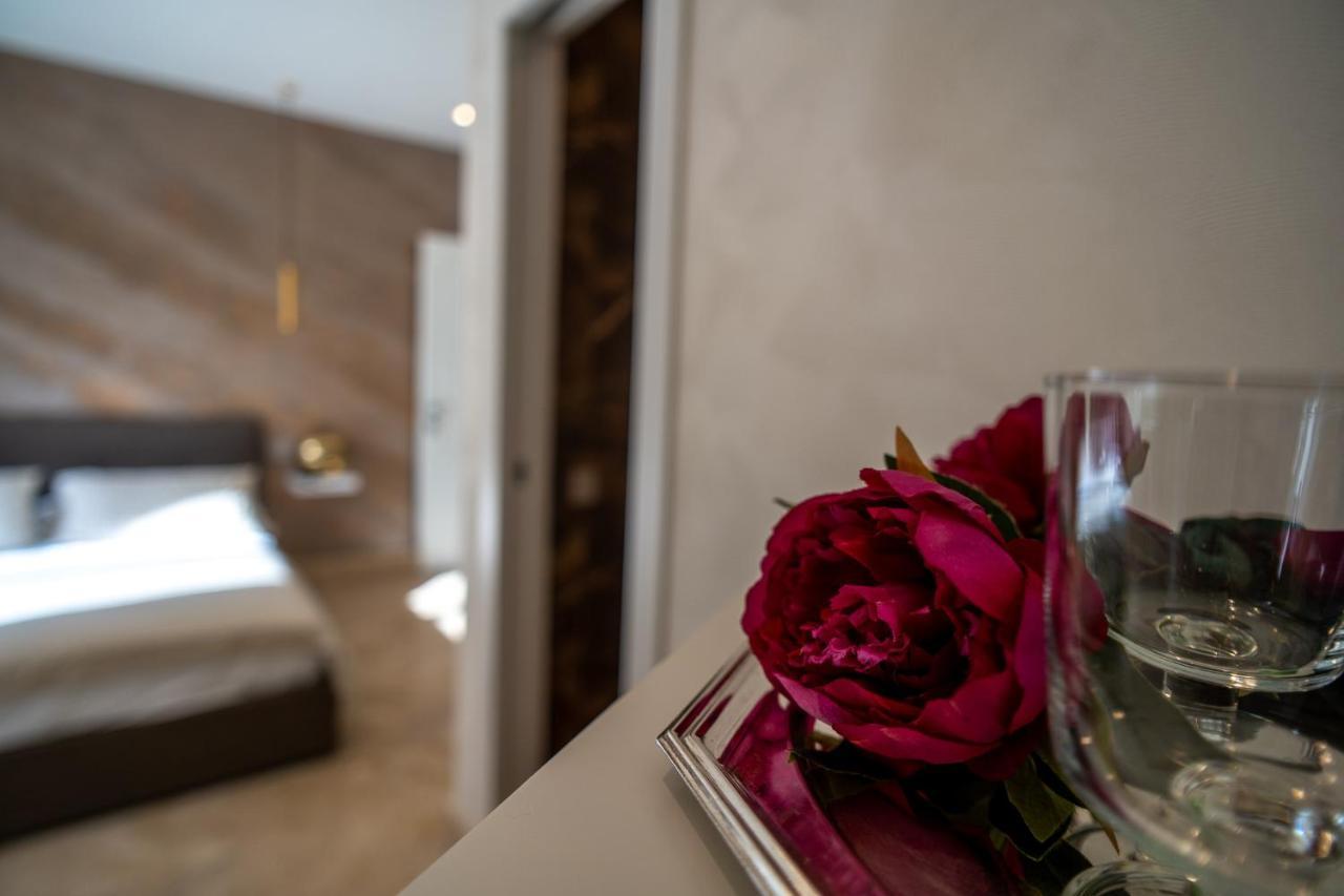 Luxury Cecilia Via Antonio Del Re 9 Tivoli Hotel Exterior photo