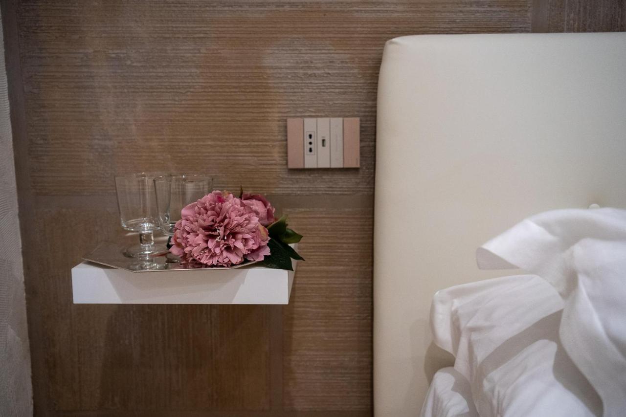 Luxury Cecilia Via Antonio Del Re 9 Tivoli Hotel Exterior photo